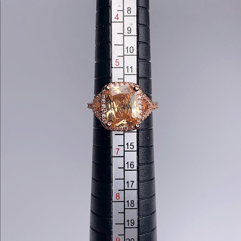 Rose Gold Cushion Morganite Diamond - Picture 3 of 11